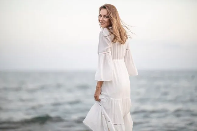 mulher-roupa-branca