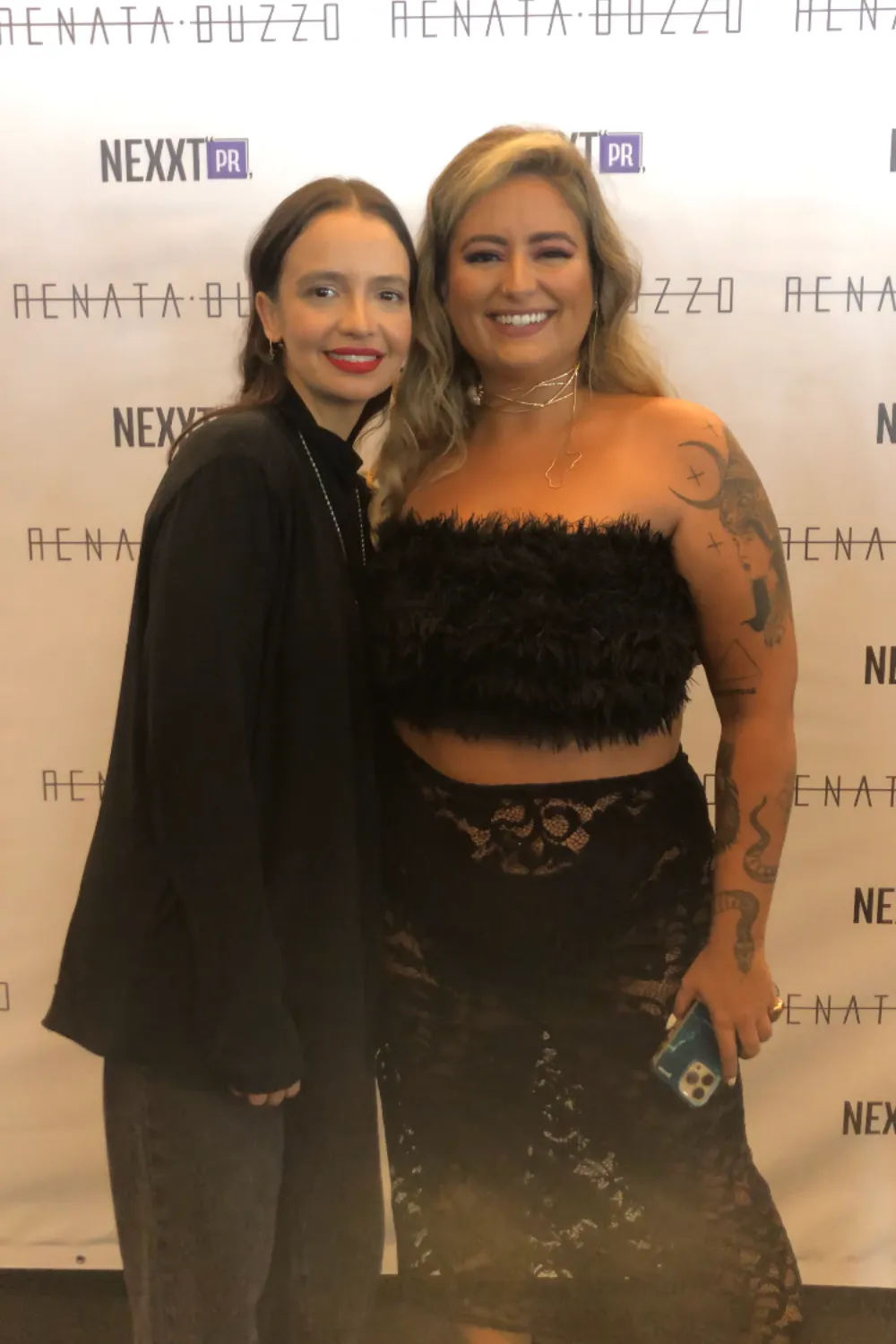 Renata e a influencer Thaynná Favero