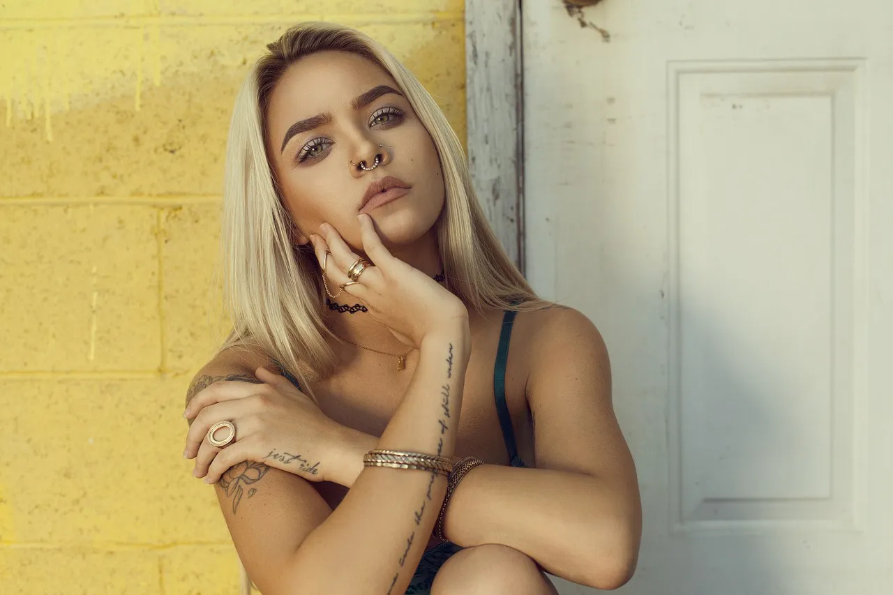 mulher, loira, modelo-1840386.jpg