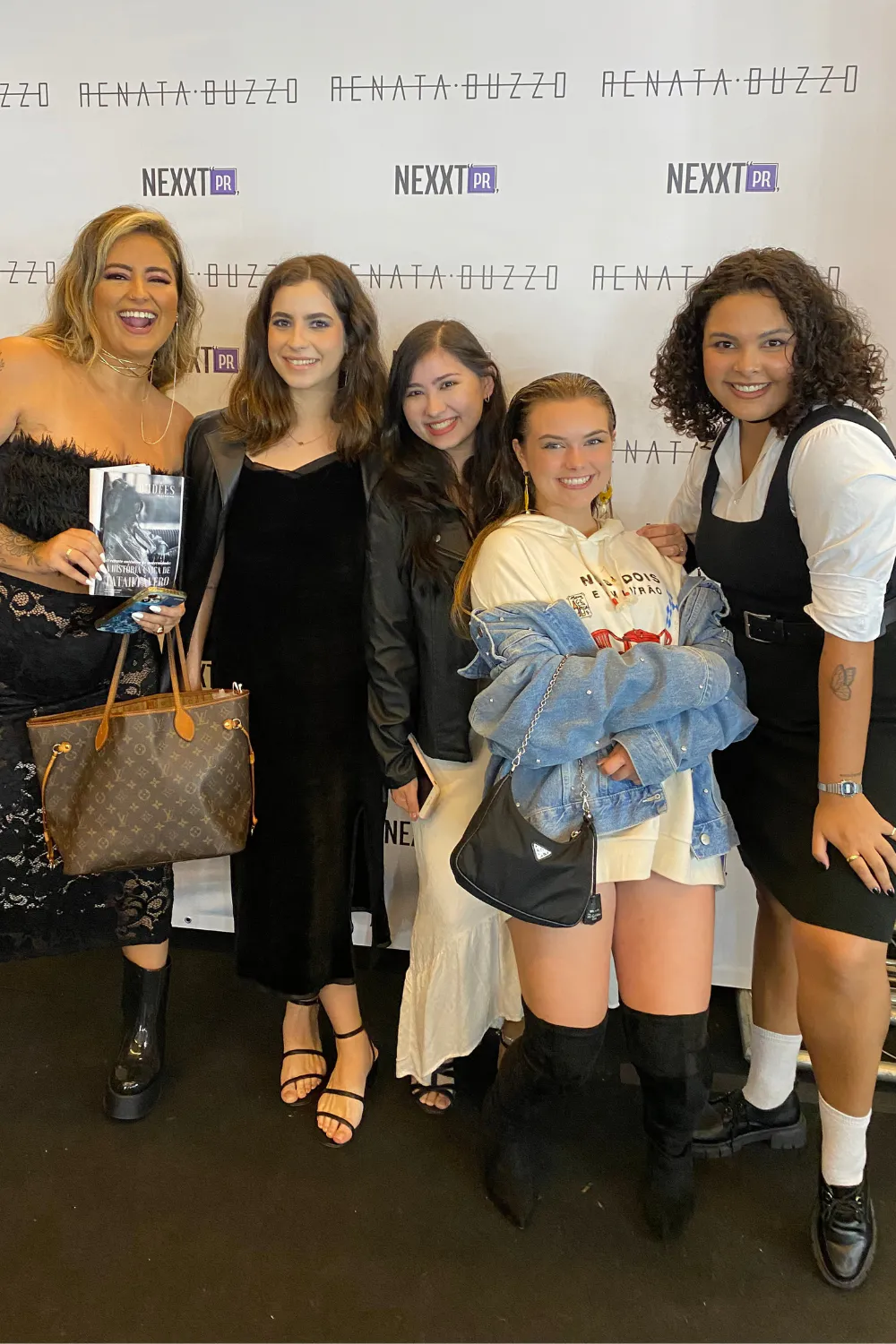 Thaynná Favero, Carol Amaral (editora de Beauty da D'Idées), Mayara Morelli, Sophia Blair e Barbara Nascimento (editora de Wellness da D'Idées Magazine)