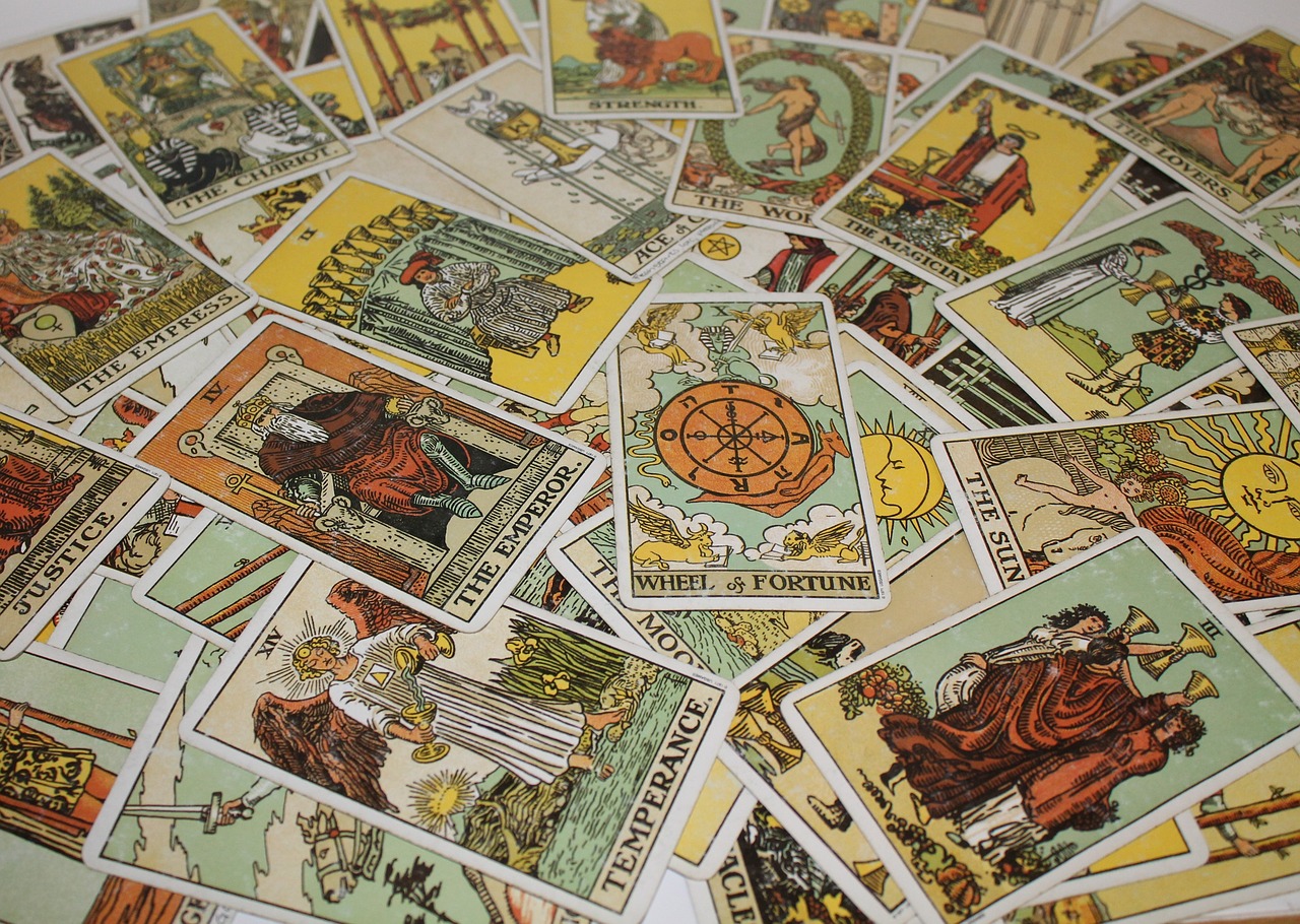 craft, tarot, divination-2728227.jpg