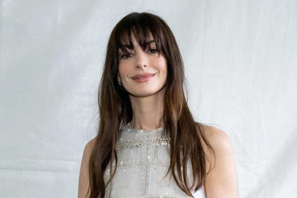 Anne Hathaway, Uma Ideia de Você, Franjas